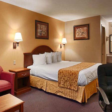 Best Western Delhi Inn Zewnętrze zdjęcie